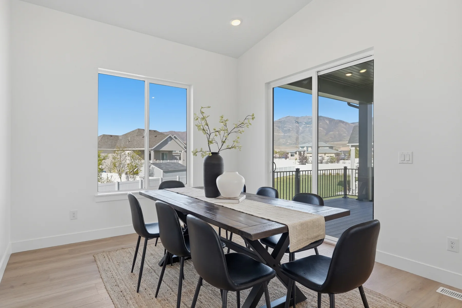 Chestnut – Modern home detail 51